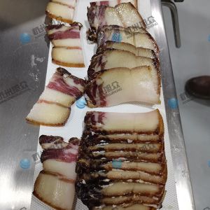 多功能切片機(jī)，現(xiàn)場試機(jī)切4mm熏肉，效果滿意！